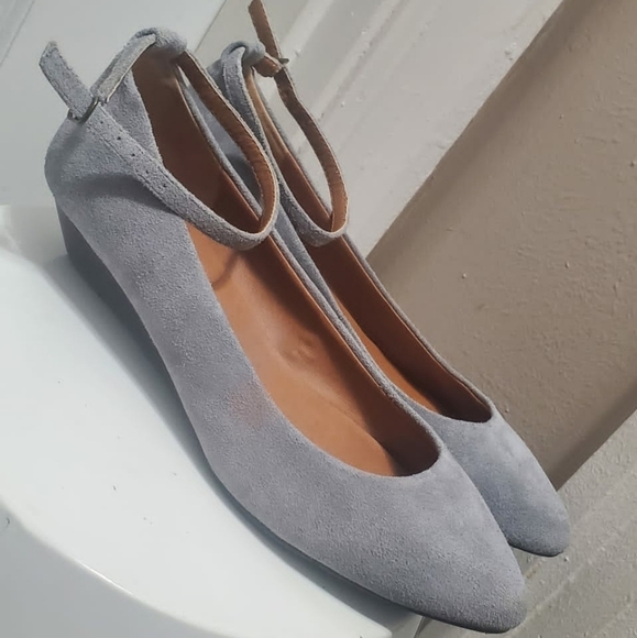 Dolce Vita DV Low Wedge Gray Shoe With Ankle Strap Size 8. 🌴 - Picture 1 of 15